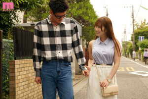 小野六花 裸も見たことない。付き合いたての彼女。一緒に参加したサークル飲み。 僕が酔い潰れたそばでヤリチンDQN達にドロ酔い串刺し輪●で何度も中出しされていたなんて… 小野六花【ムーディーズ】